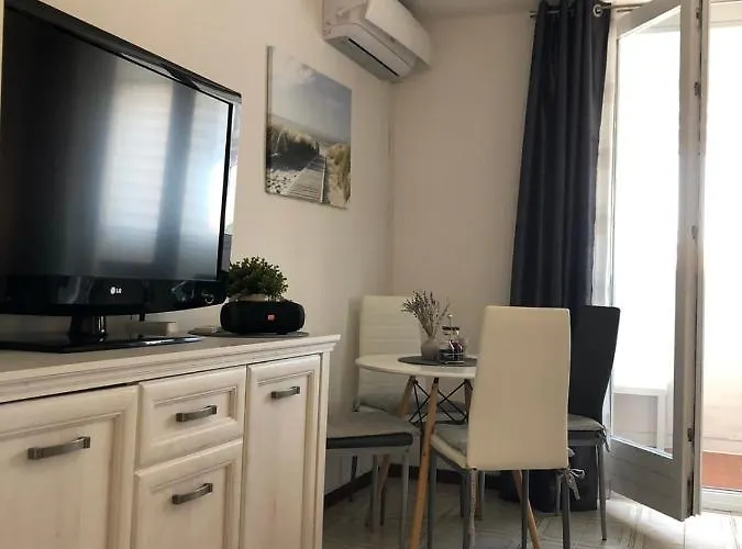 Apartma Franca 아파트